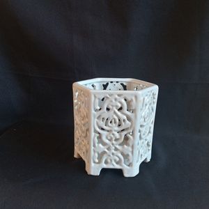Candle holder